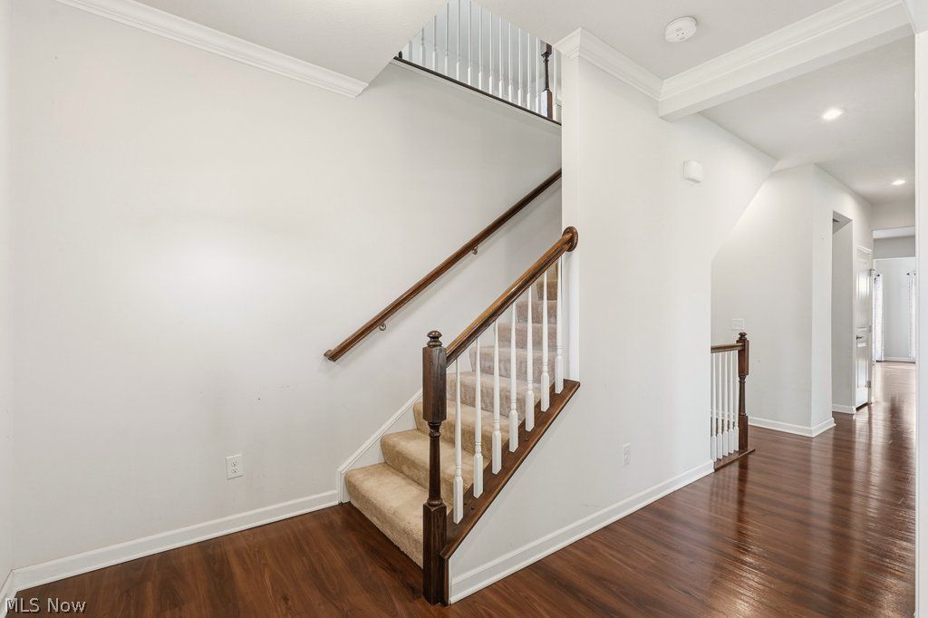 4591 Lakeside Ovl Peninsula, OH 44264 - Photo 4 of 41