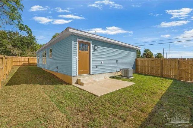 a view of backyard of house