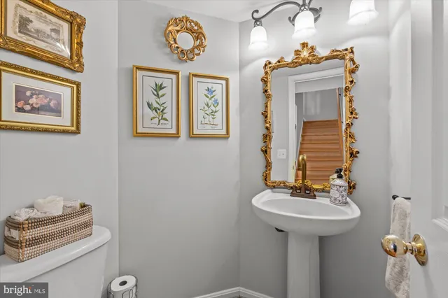 $869,900 | 326 Cameron Station Boulevard, Alexandria, VA 22304