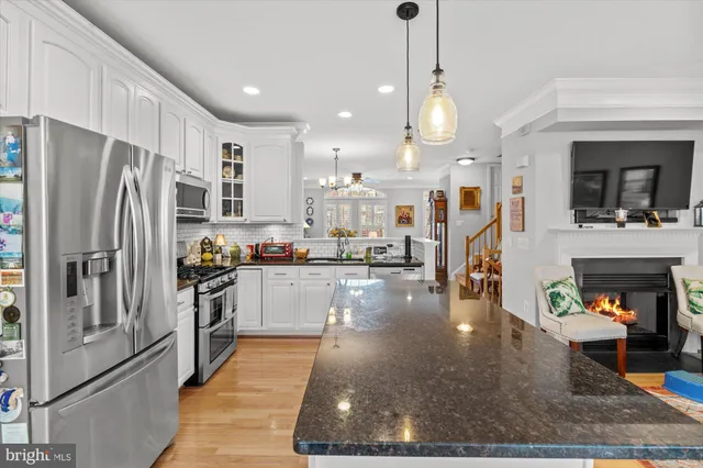 $869,900 | 326 Cameron Station Boulevard, Alexandria, VA 22304