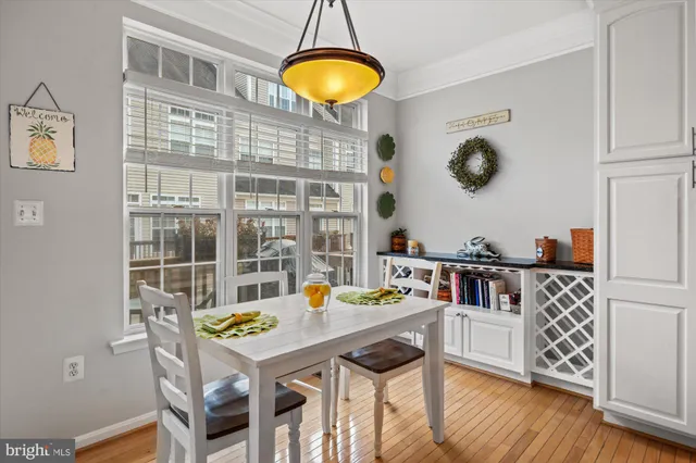 $869,900 | 326 Cameron Station Boulevard, Alexandria, VA 22304