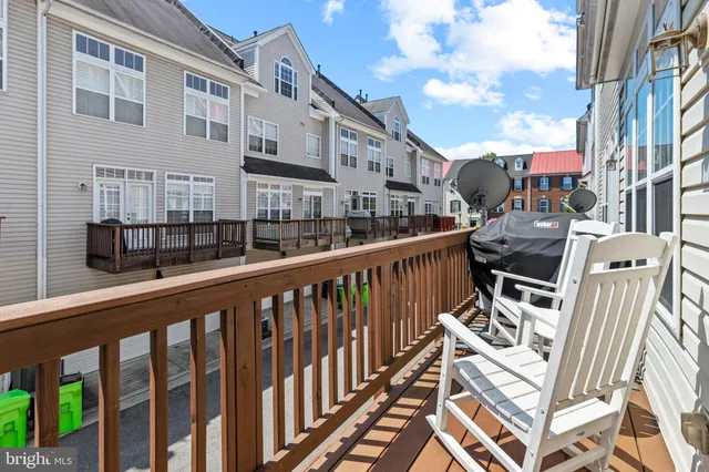 $869,900 | 326 Cameron Station Boulevard, Alexandria, VA 22304