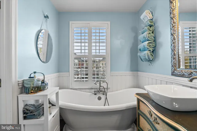 $869,900 | 326 Cameron Station Boulevard, Alexandria, VA 22304