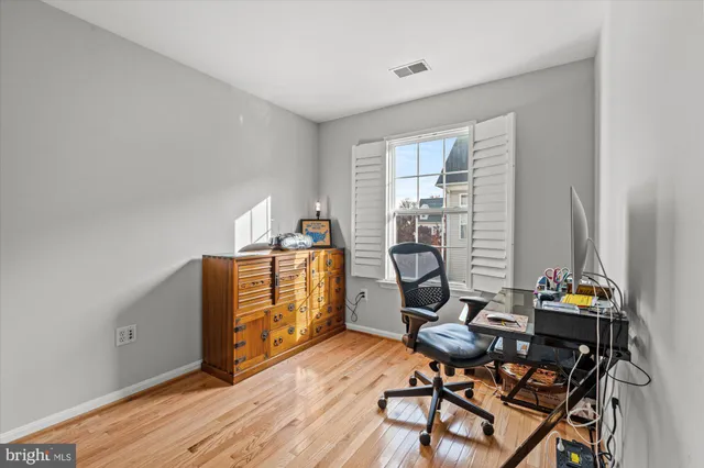 $869,900 | 326 Cameron Station Boulevard, Alexandria, VA 22304