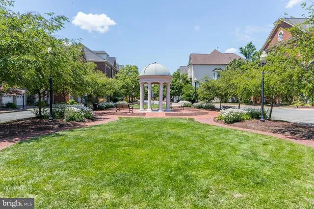 $869,900 | 326 Cameron Station Boulevard, Alexandria, VA 22304