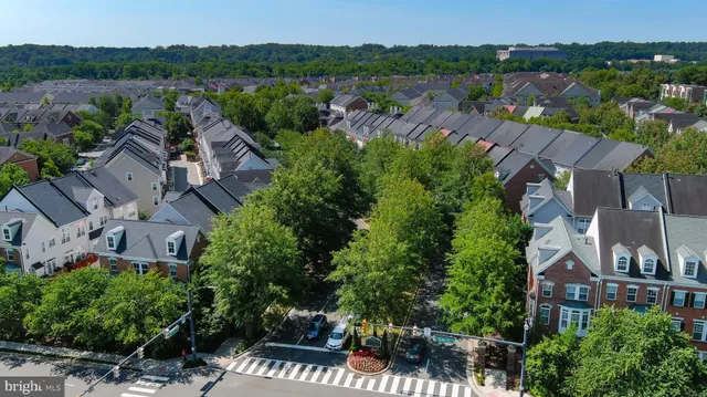 $869,900 | 326 Cameron Station Boulevard, Alexandria, VA 22304