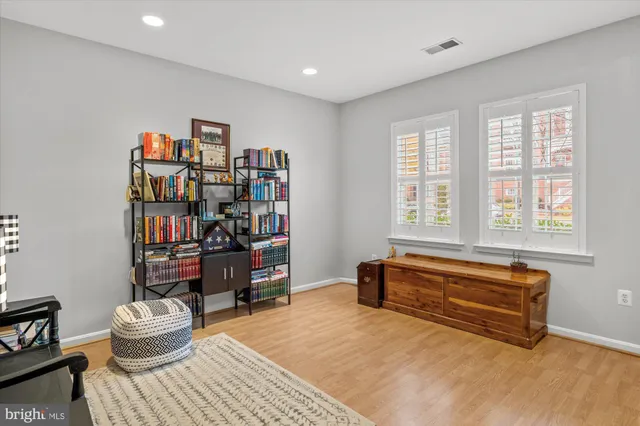 $869,900 | 326 Cameron Station Boulevard, Alexandria, VA 22304