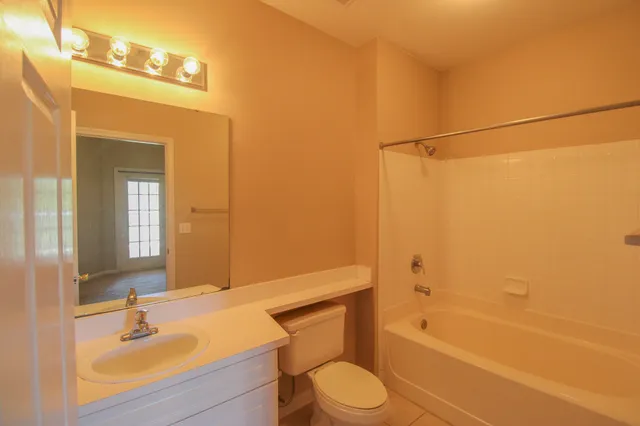 $1,975 | 2037 Telfair Way, Charleston, SC 29412