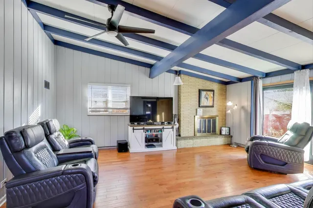 $500,000 | 5935 West Henderson Street, Chicago, IL 60634