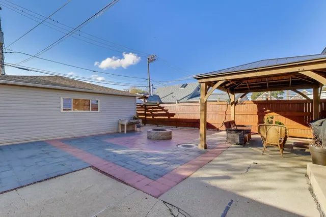 $500,000 | 5935 West Henderson Street, Chicago, IL 60634