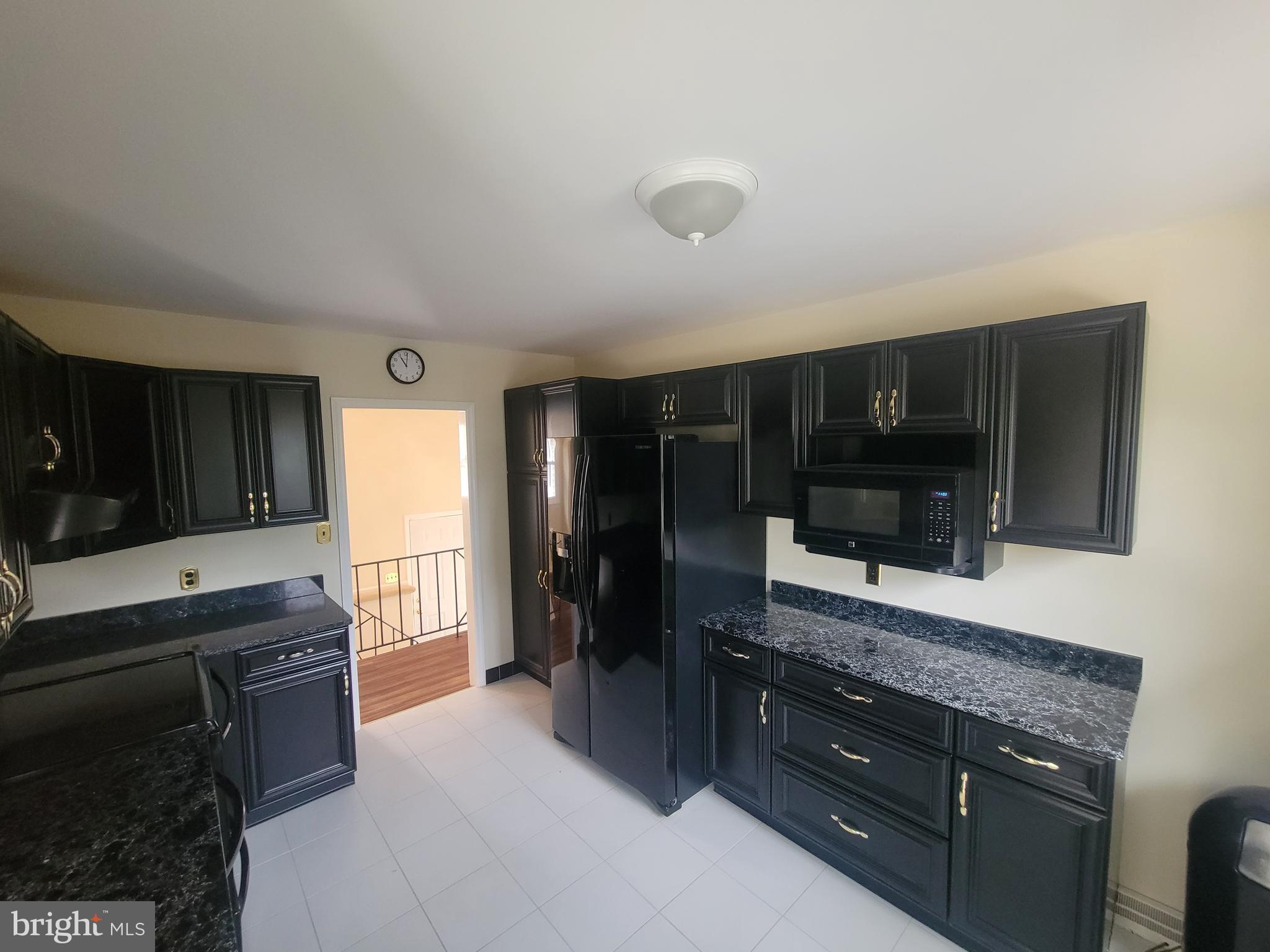 40 Vansant Road Newark, DE 19711 - Photo 8 of 19 Update Kitchen w Newer Cabinets and Appliances