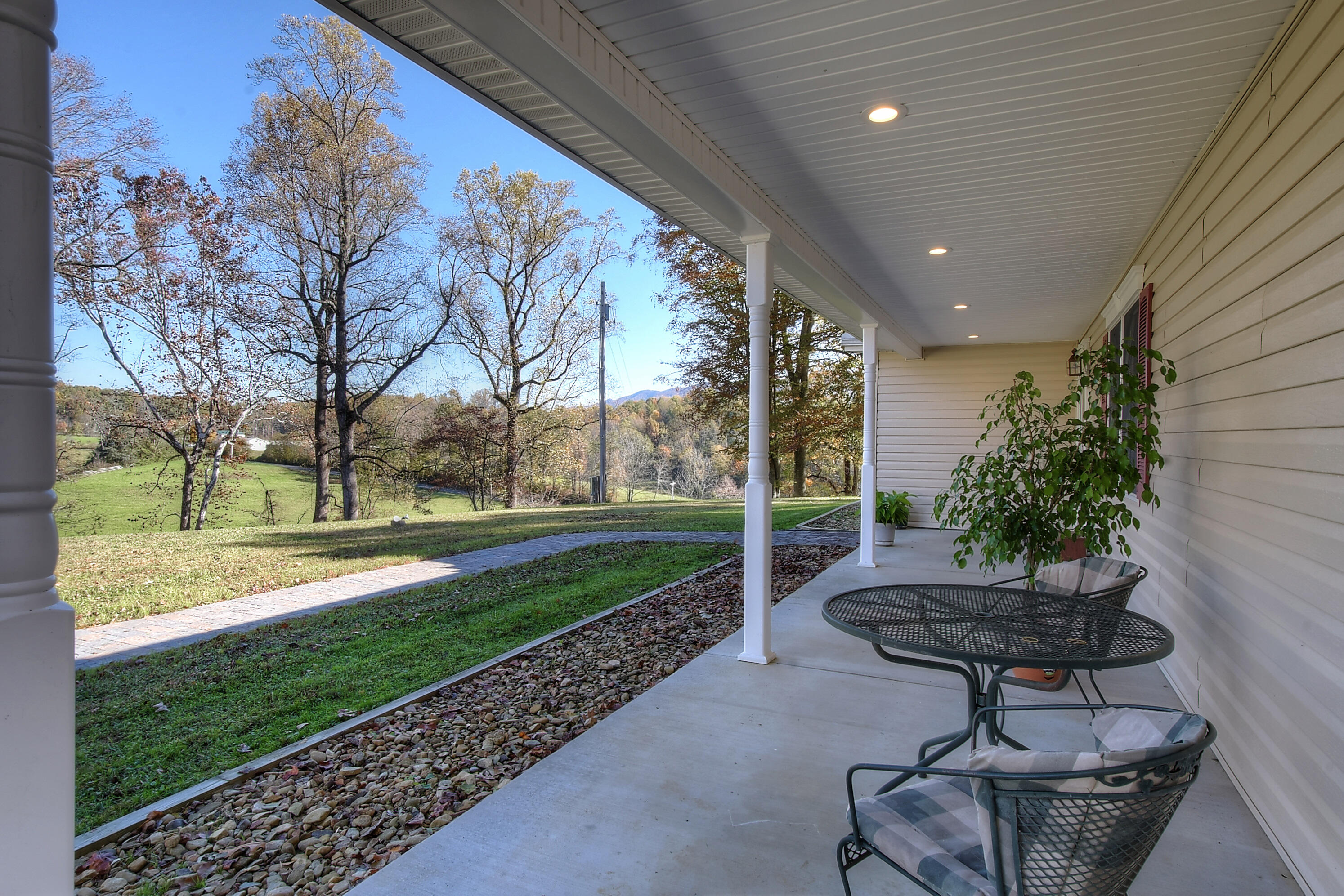215 Bill Jones Road Jonesborough, TN 37659 - Photo 7 of 64 4