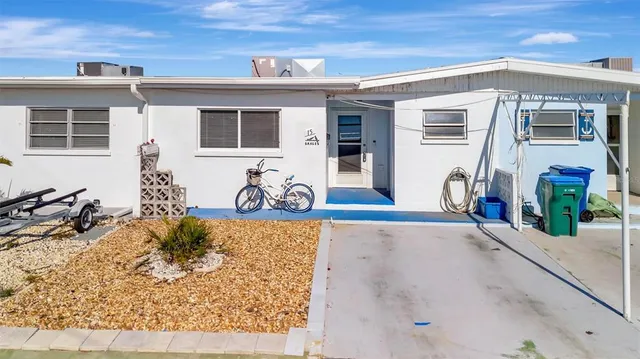 $640,000 | 15 Seaside Court, Holmes Beach, FL 34217