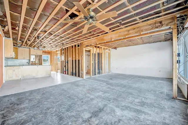 $640,000 | 15 Seaside Court, Holmes Beach, FL 34217