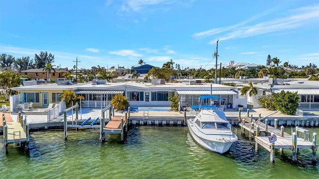 $640,000 | 15 Seaside Court, Holmes Beach, FL 34217