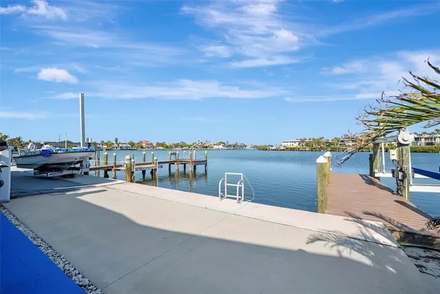 $640,000 | 15 Seaside Court, Holmes Beach, FL 34217