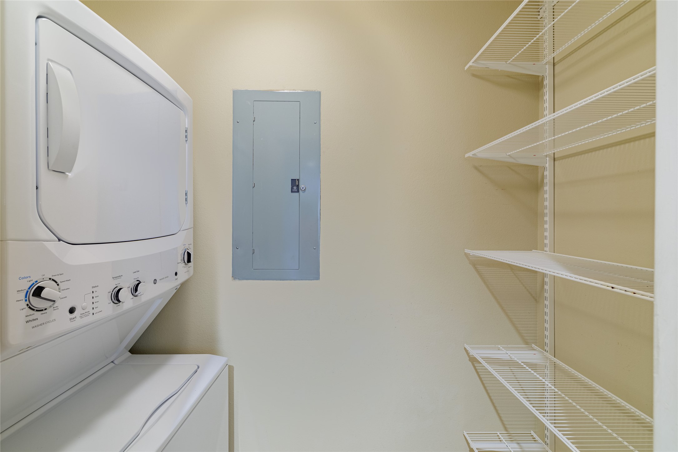 40 North Interstate Highway 35, Unit 6D3 Austin, TX 78701 - Photo 16 of 35 a bathroom with a shower and a sink