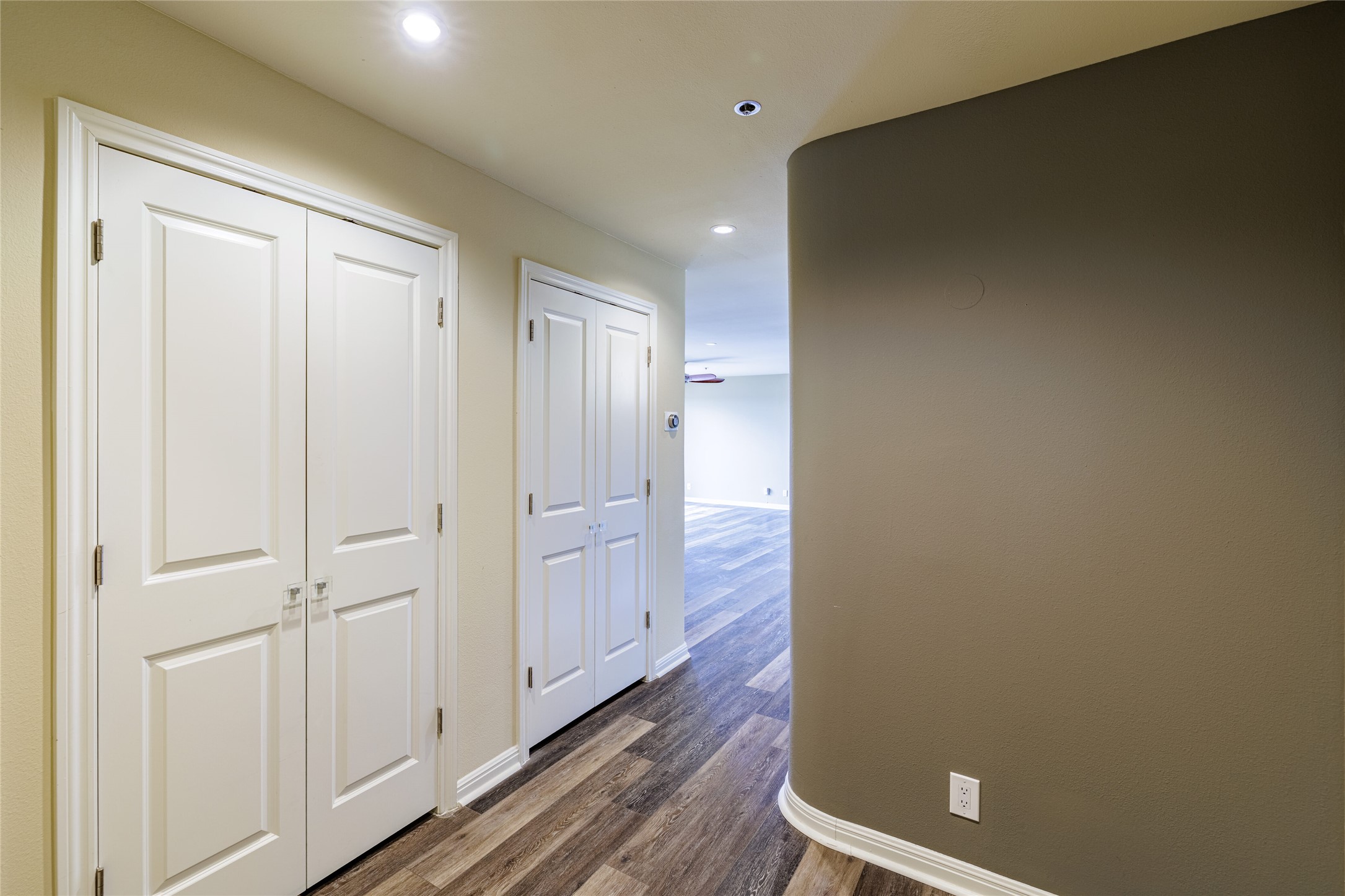 40 North Interstate Highway 35, Unit 6D3 Austin, TX 78701 - Photo 33 of 35 a view of a hallway with wooden floor