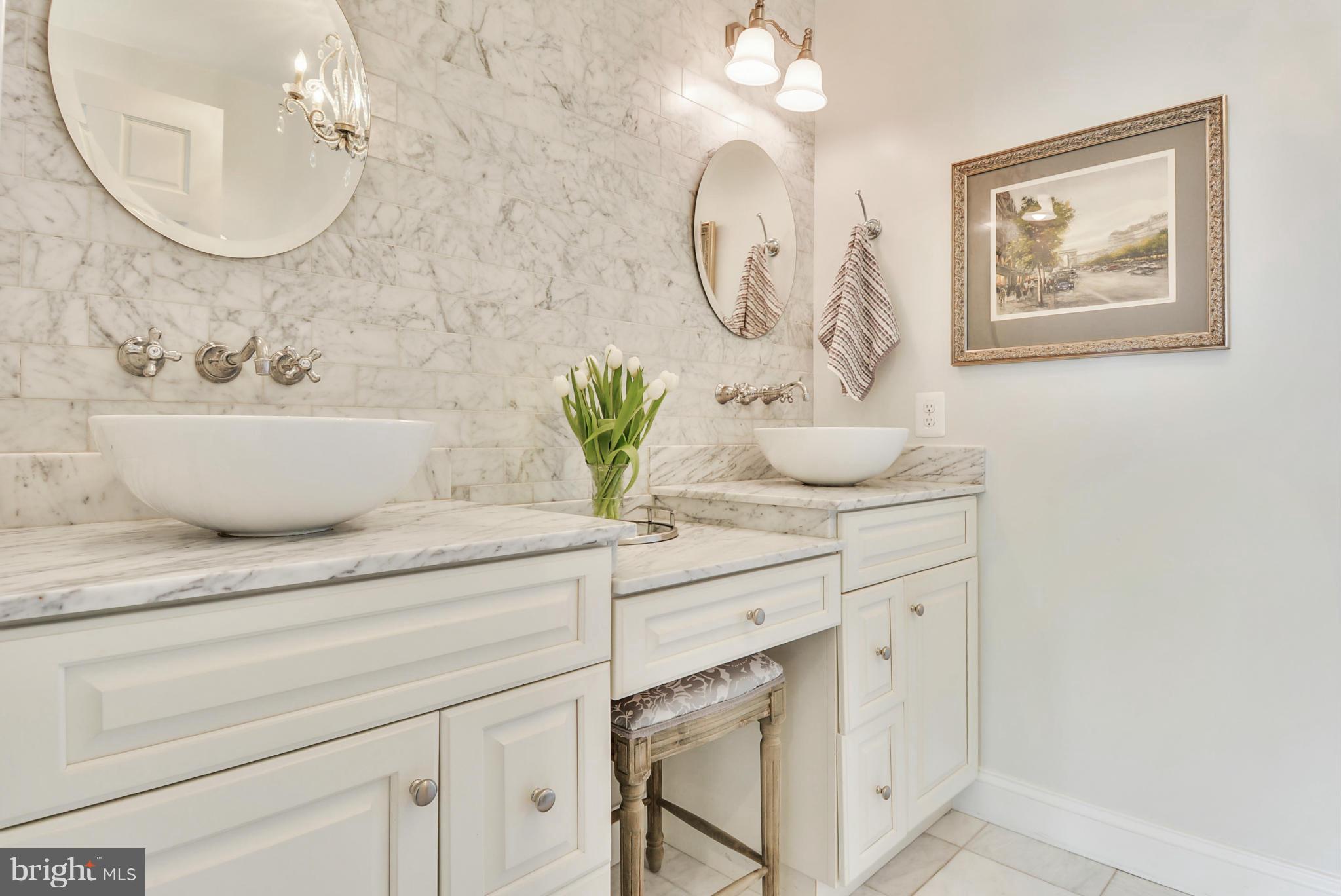 607 St Francis Road Baltimore, MD 21286 - Photo 20 of 30 Upper Level Carerra Marble Bath - Large