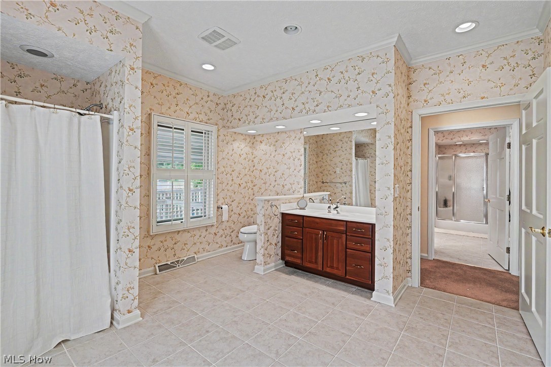 1300 Lake Road Conneaut, OH 44030 - Photo 27 of 45 East wing bathroom 1