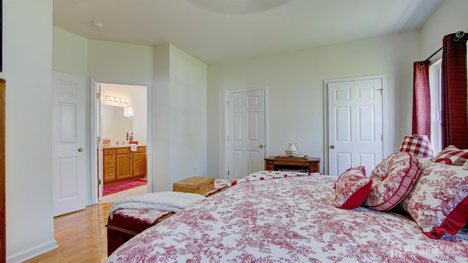 13 High Street Helmetta, NJ 08828 - Photo 23 of 42