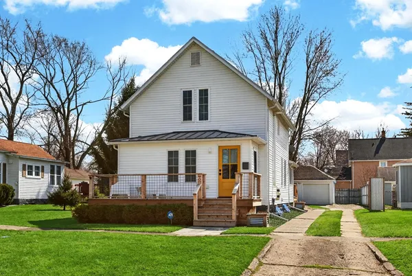 $409,900 | 104 East Locust Street, Three Oaks, MI 49128