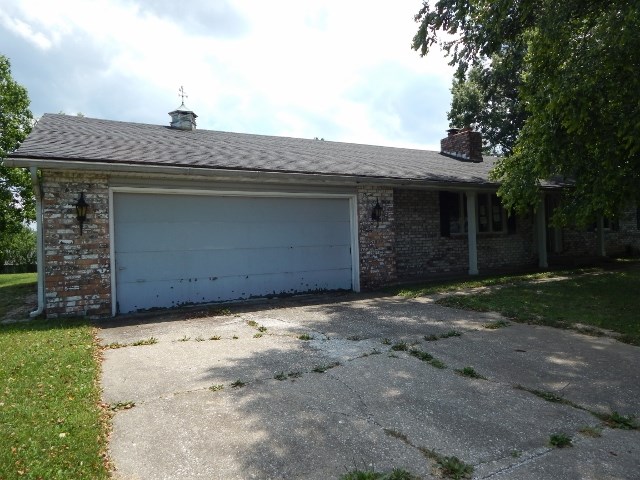 52 Indian Trails Ridge Bedford, IN 47421 - Photo 2 of 25