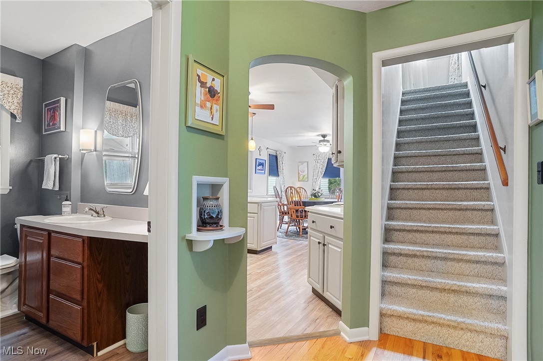 3055 Lake Road Silver Lake, OH 44224 - Photo 22 of 49 Hallway