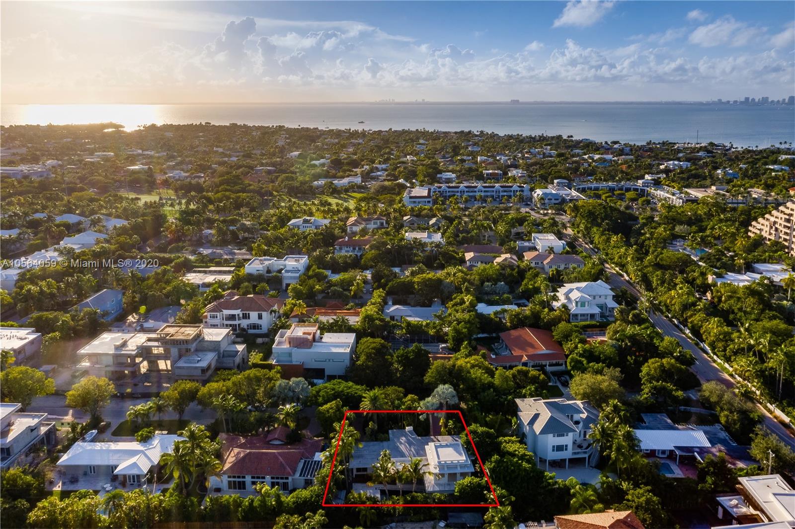 335 Pacific Road Key Biscayne, FL 33149 - Photo 40 of 50 a view of a city