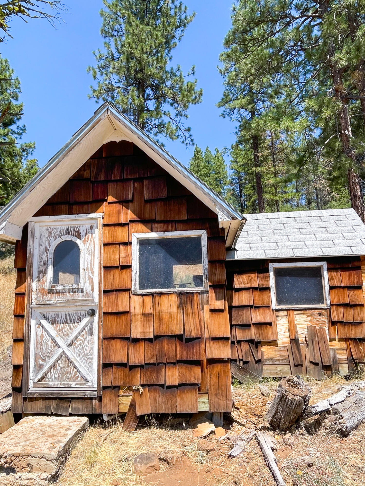 1400 Round Lake Road Klamath Falls, OR 97601 - Photo 10 of 49 Playhouse