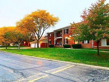 29628 Middlebelt Road, Unit 2702 Farmington Hills, MI 48334 - Photo 3 of 27