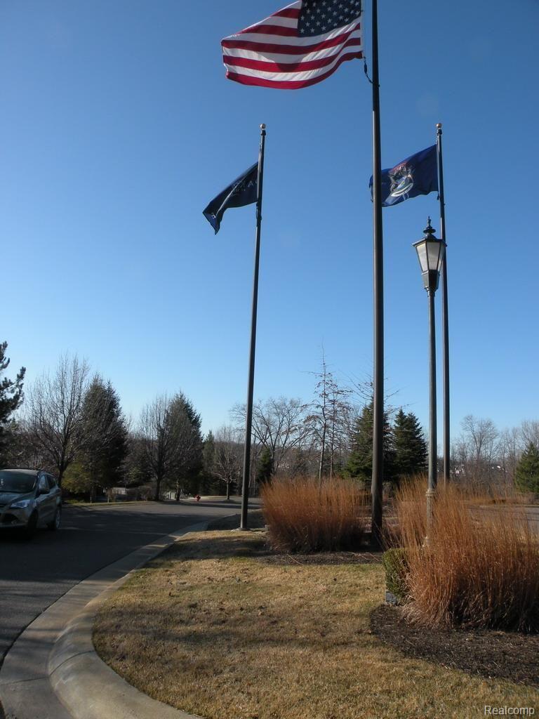 3572 Tremonte Circle, Unit 281 Rochester, MI 48306 - Photo 21 of 21 Front Entrance To Silvercreek