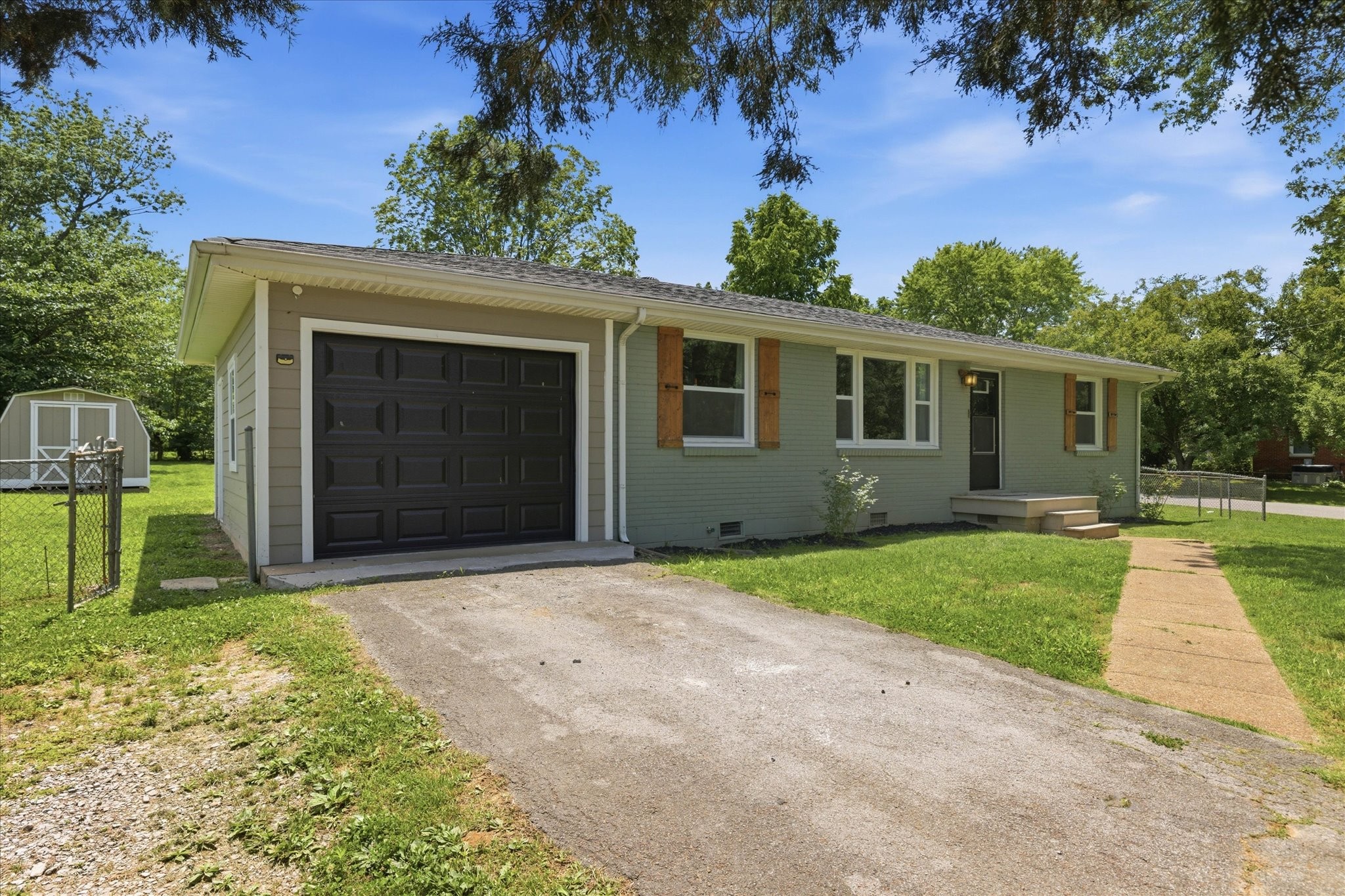 37 Hillsboro Road Clarksville, TN 37042 - Photo 2 of 36