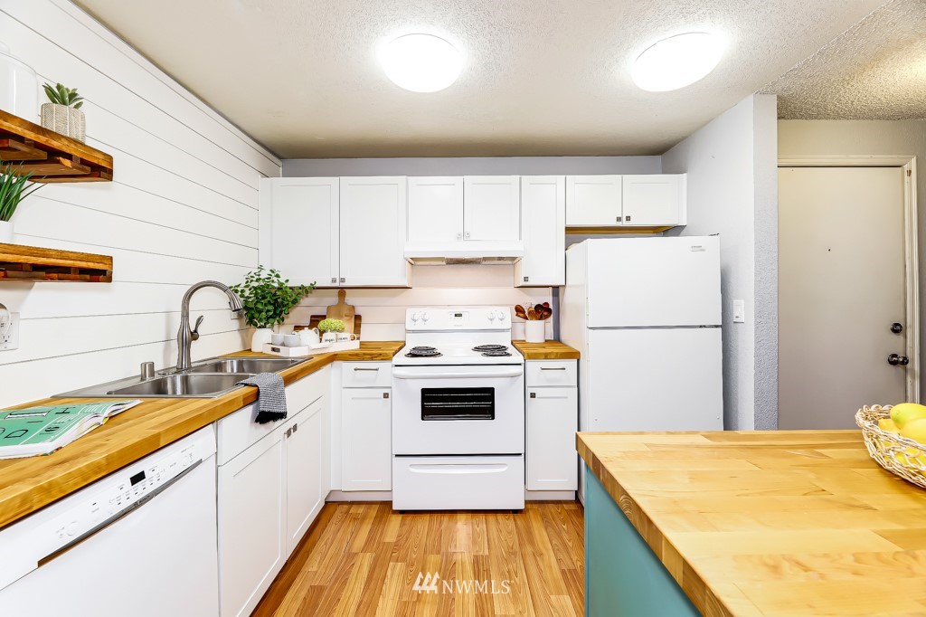 1150 Sunset Boulevard Northeast, Unit 104 Renton, WA 98056 - Photo 4 of 17