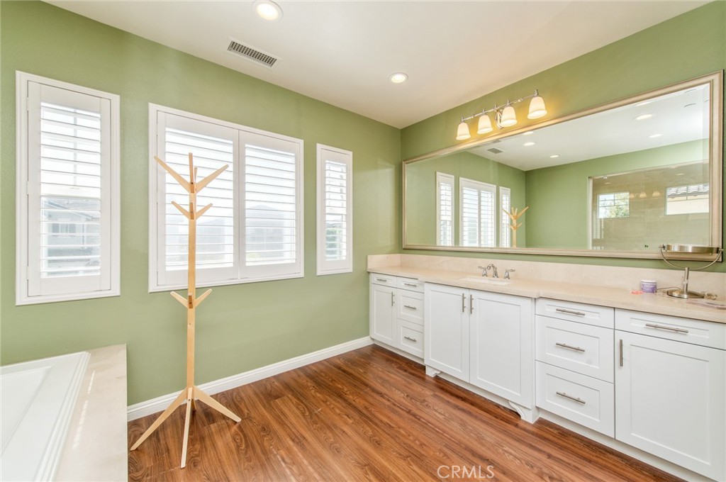 220 Barnes Road Tustin, CA 92782 - Photo 39 of 66