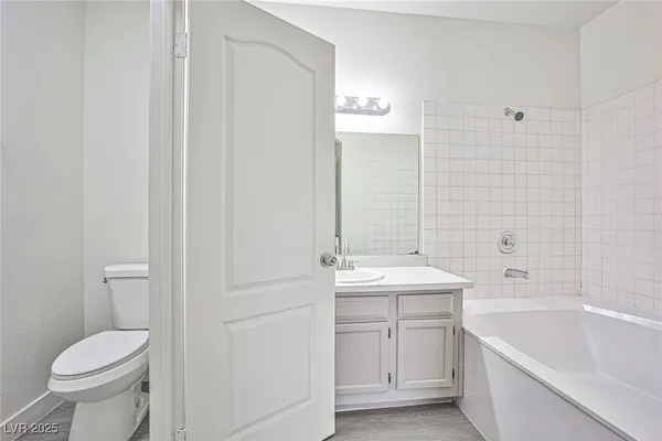 $1,450 | 5525 West Flamingo Road, Unit 2002, Las Vegas, NV 89103