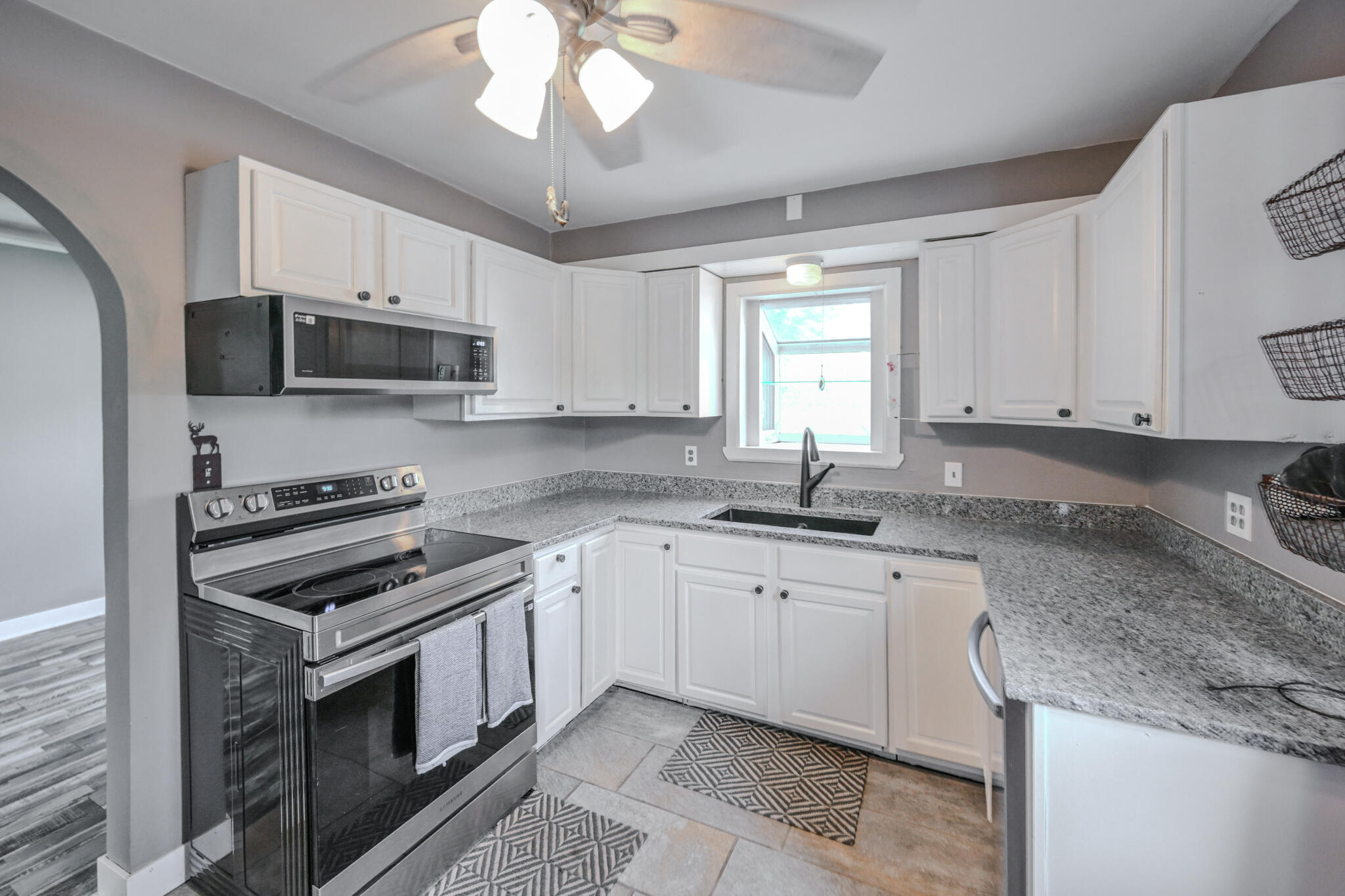3301 Troy Road Springfield, OH 45504 - Photo 9 of 33 20260820-3301 Troy Rd-013