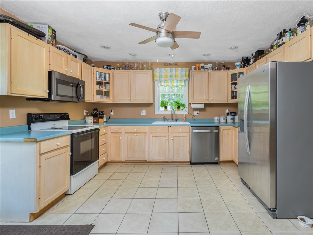1060 Mt Pleasant Road Burrillville, RI 02830 - Photo 4 of 27 Gallery Image 4