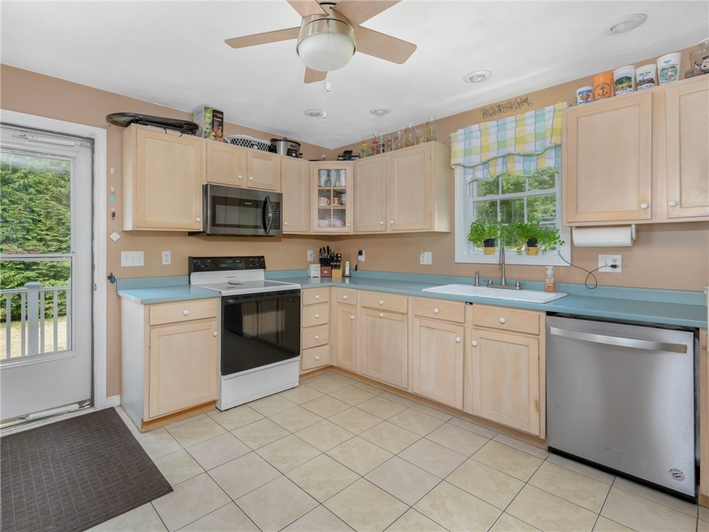 1060 Mt Pleasant Road Burrillville, RI 02830 - Photo 6 of 27 Gallery Image 6