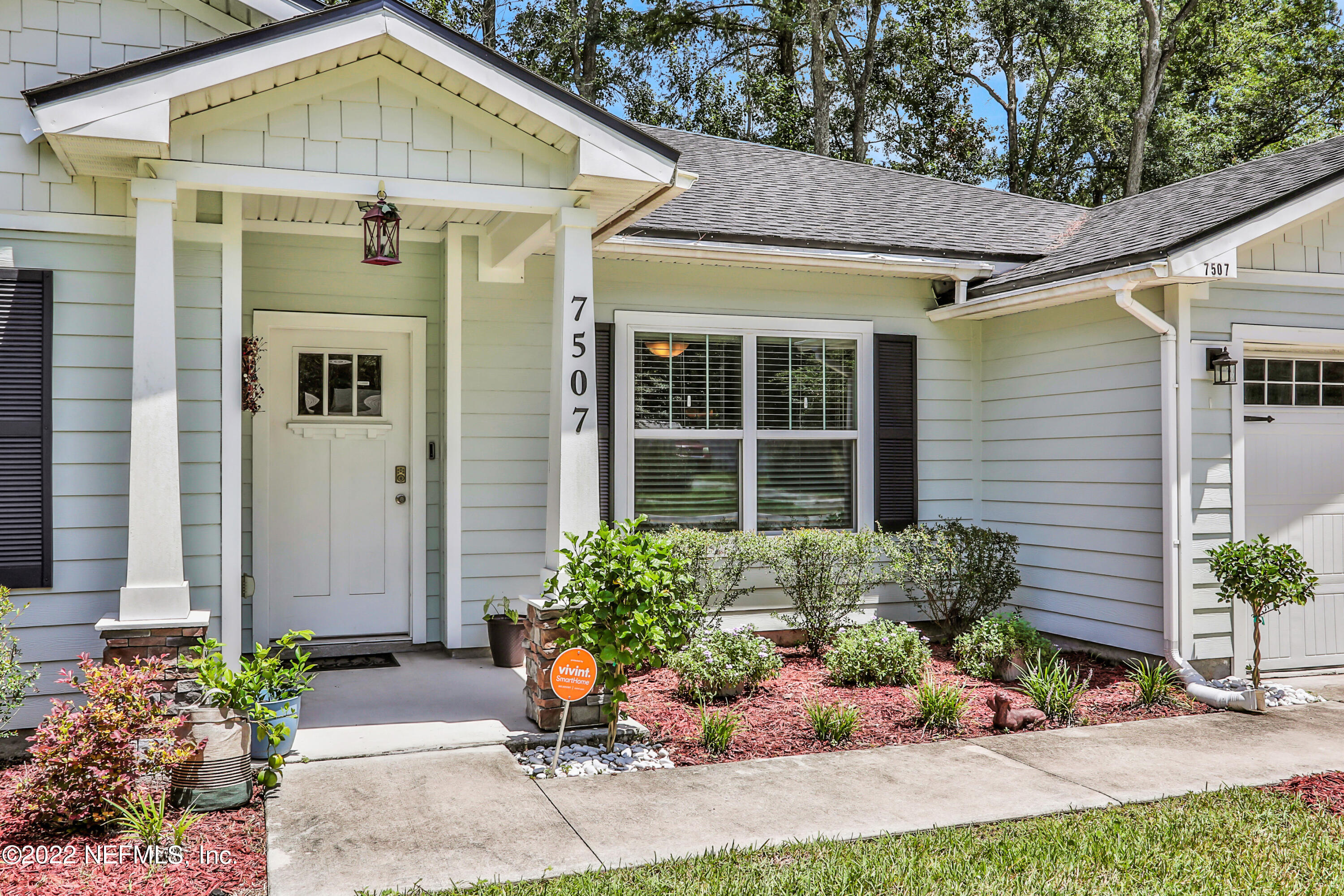 7507 Hilsdale Road Jacksonville, FL 32216 - Photo 2 of 38 a view of a house with sitting area