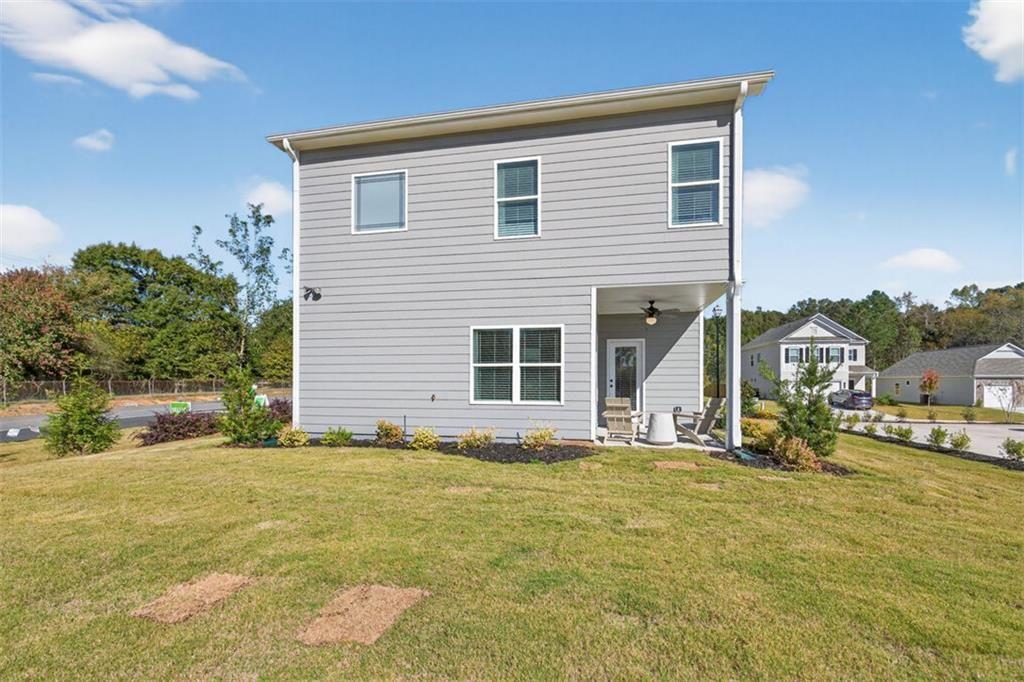 114 Andros Loop Dalton, GA 30721 - Photo 41 of 41 a front view of building with yard