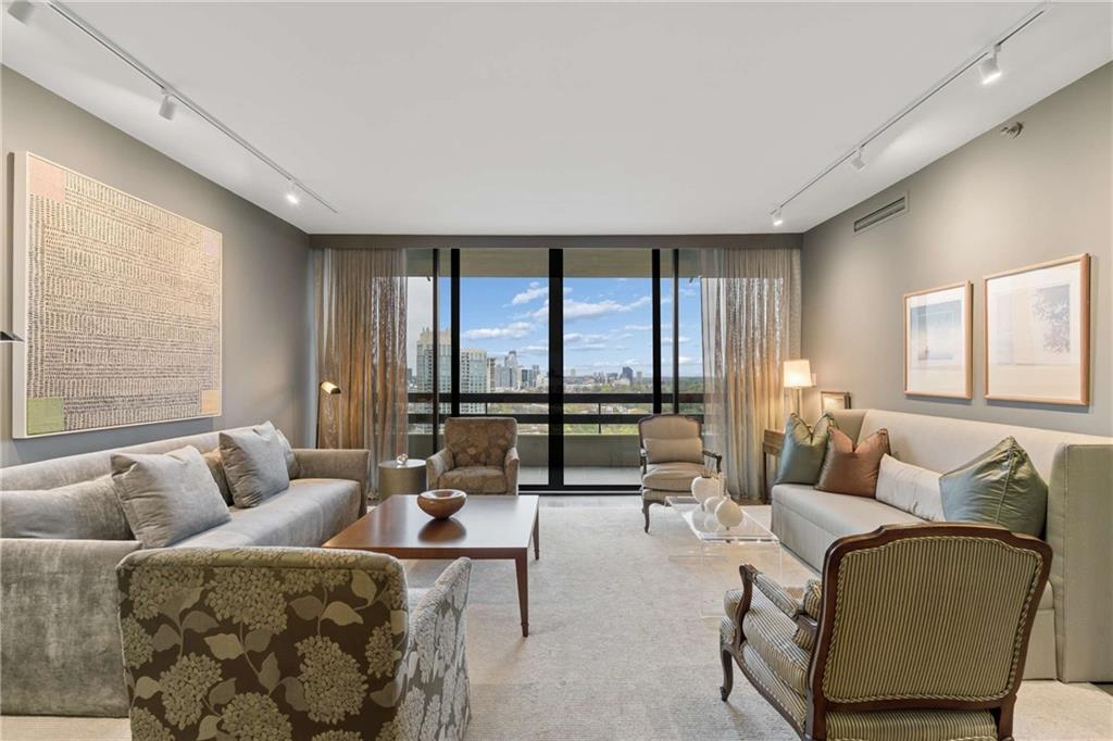 2660 Peachtree Road Northwest, Unit 28F Atlanta, GA 30305 - Photo 3 of 61