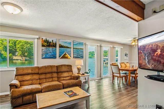 $639,900 | 85 Walnut Drive, Lake Ozark, MO 65049