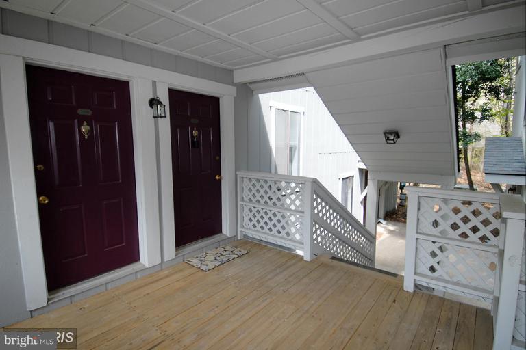 2217 Hunter's Run Drive, Unit 2217 Reston, VA 20191 - Photo 2 of 22 Exterior (General)