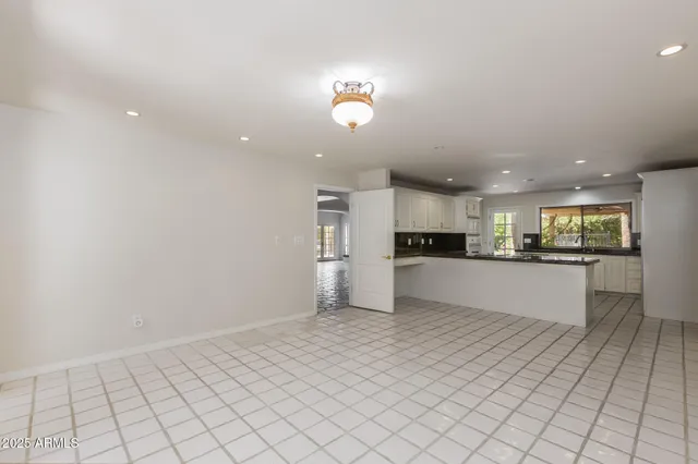 $8,995 | 49 Biltmore Estates Drive, Phoenix, AZ 85016