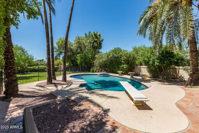 $8,995 | 49 Biltmore Estates Drive, Phoenix, AZ 85016