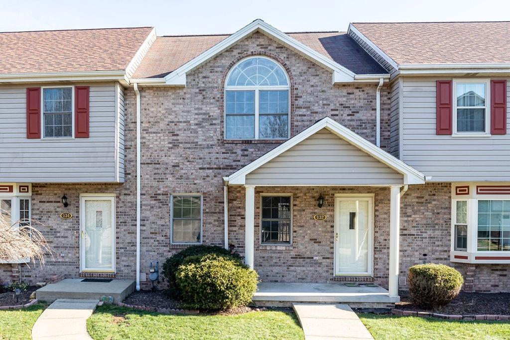 132 East Country Barn Road Houston, PA 15342 - Photo 1 of 25 Gallery Image 1