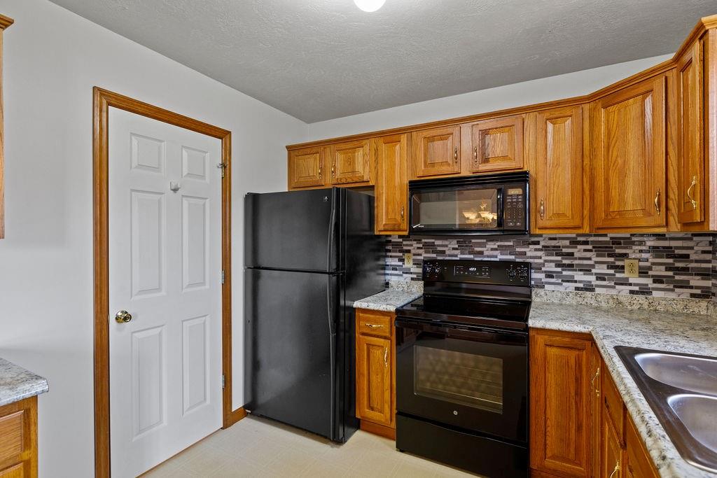 132 East Country Barn Road Houston, PA 15342 - Photo 12 of 25 Gallery Image 12