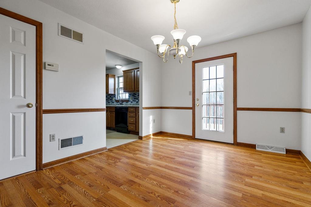 132 East Country Barn Road Houston, PA 15342 - Photo 8 of 25 Gallery Image 8