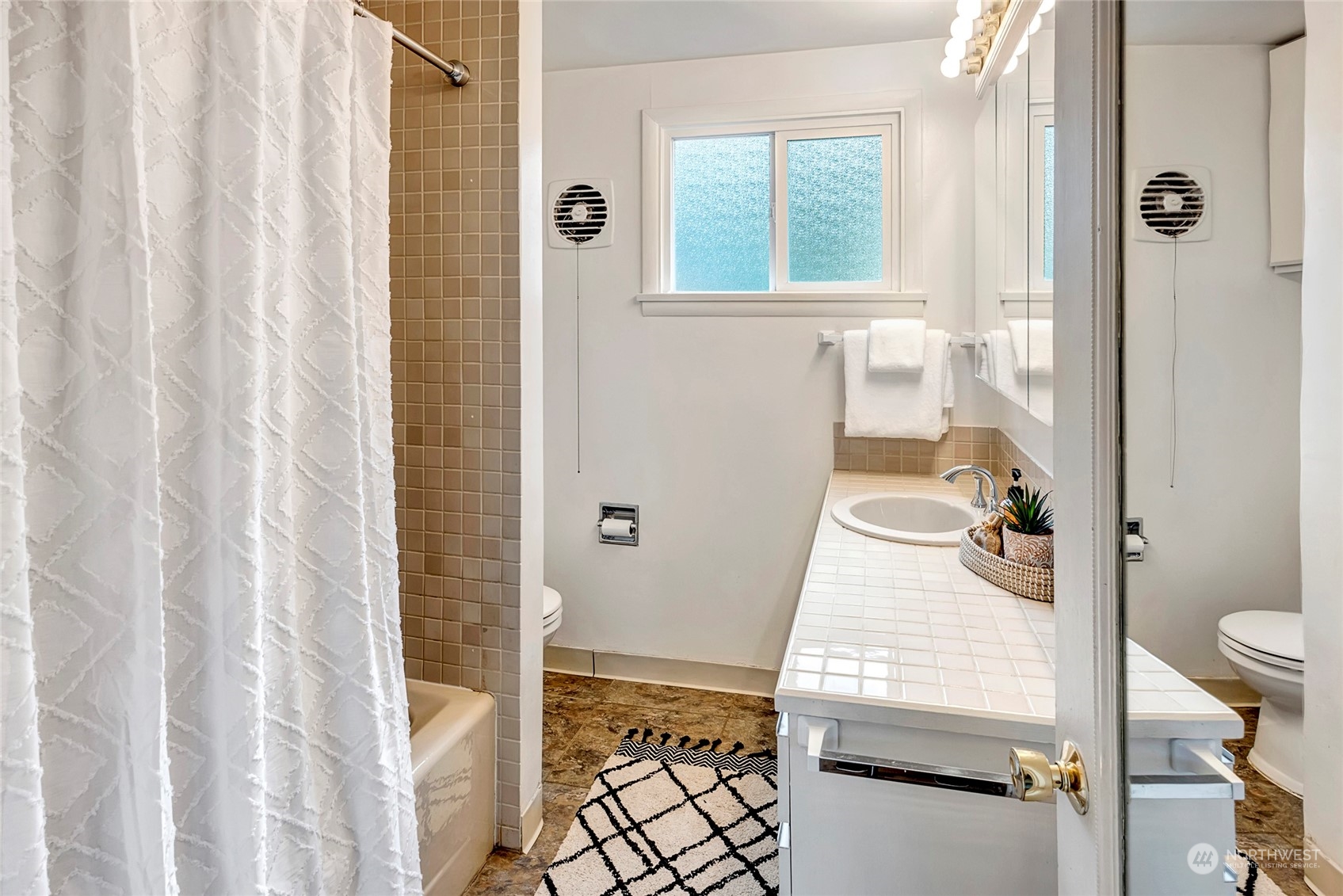 8930 218th Street Southwest Edmonds, WA 98026 - Photo 28 of 35 Gallery Image 28